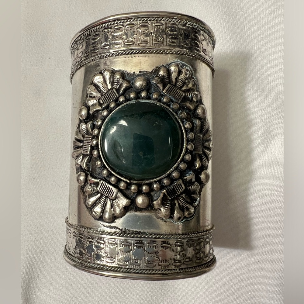 Silver Tone Embossed Ancient Roman Style Wide Cuff With Emerald Green Faux Stone